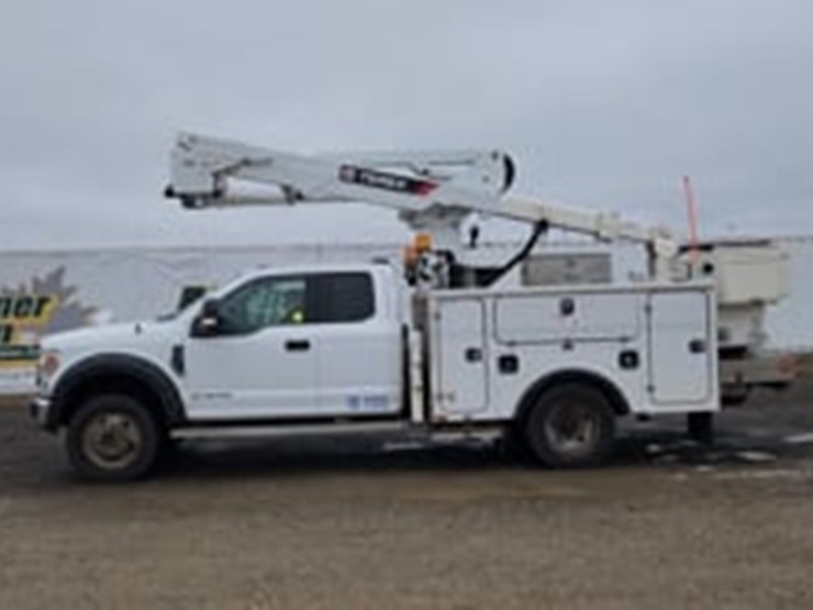 2021-ford-f550-image-5