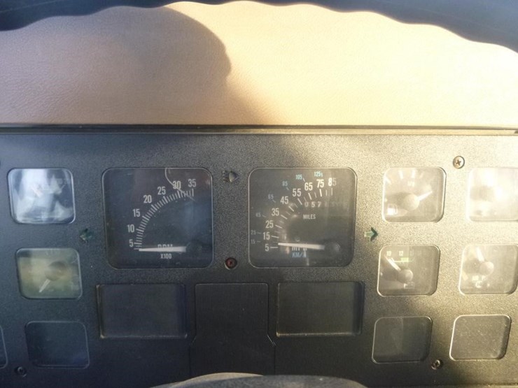 1990-international-4900-image-14