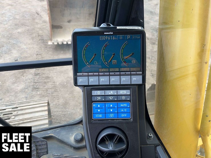 2017-komatsu-pc200-lc-8-image-15