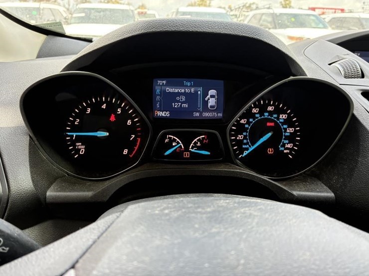 2015-ford-escape-se-image-15