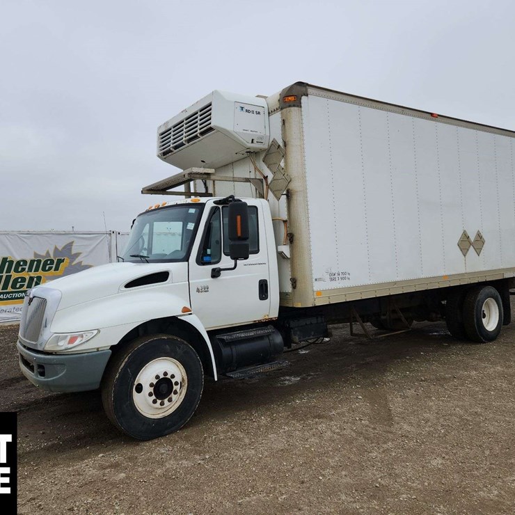 2004 INTERNATIONAL DURASTAR 4300