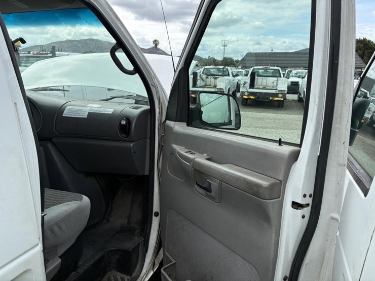 2002-ford-e350-sd-image-10