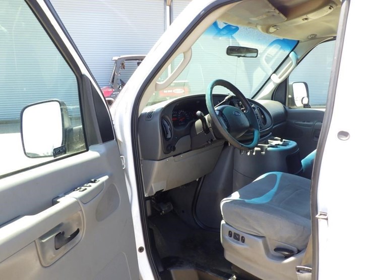 2008-ford-econoline-350-image-5