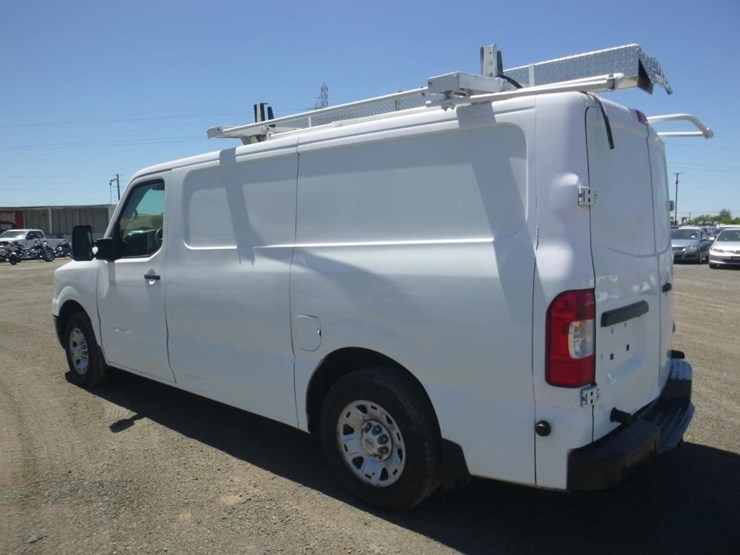 2016-nissan-nv2500-image-4
