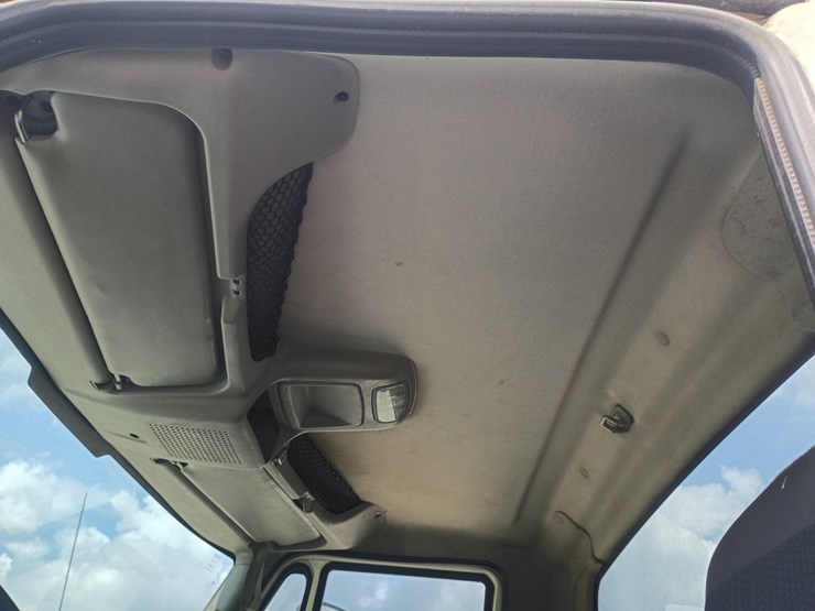 2015-international-durastar-4300-image-40