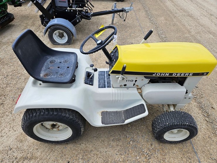 john-deere-110-image-6