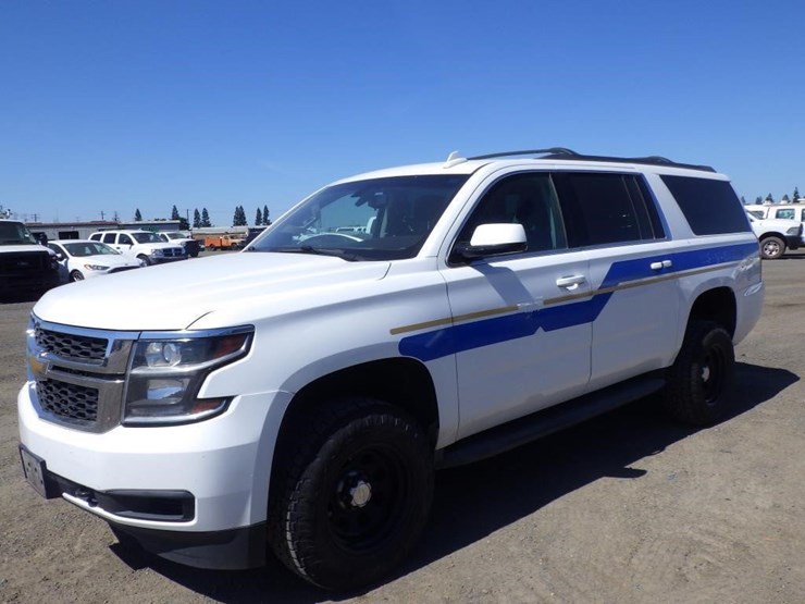 2017-chevrolet-suburban-image-1