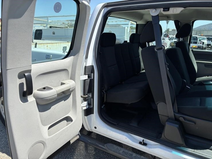 2012-gmc-2500hd-image-10