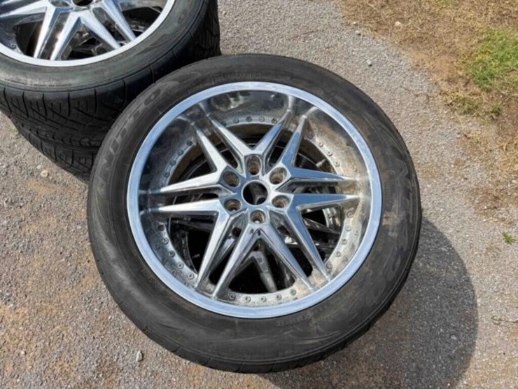 4--tires-&-22”dub-wheels-image-2