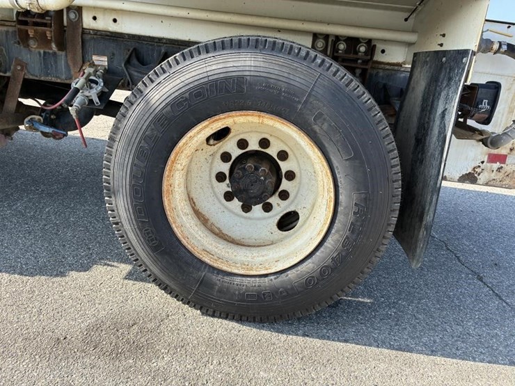 2015-ford-f750-image-5