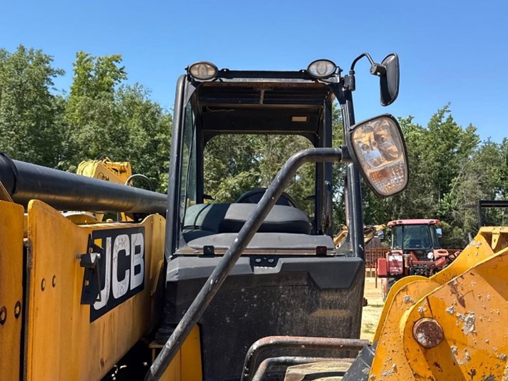 jcb-550-image-12