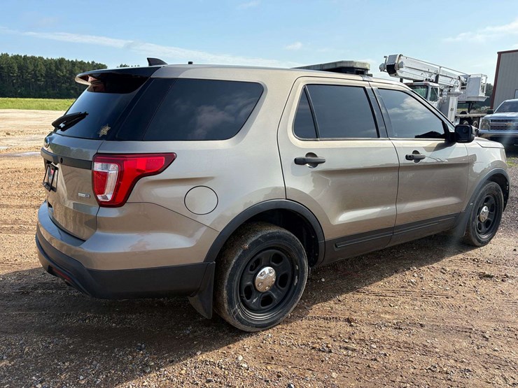 2017-ford-explorer-police-interceptor-image-3