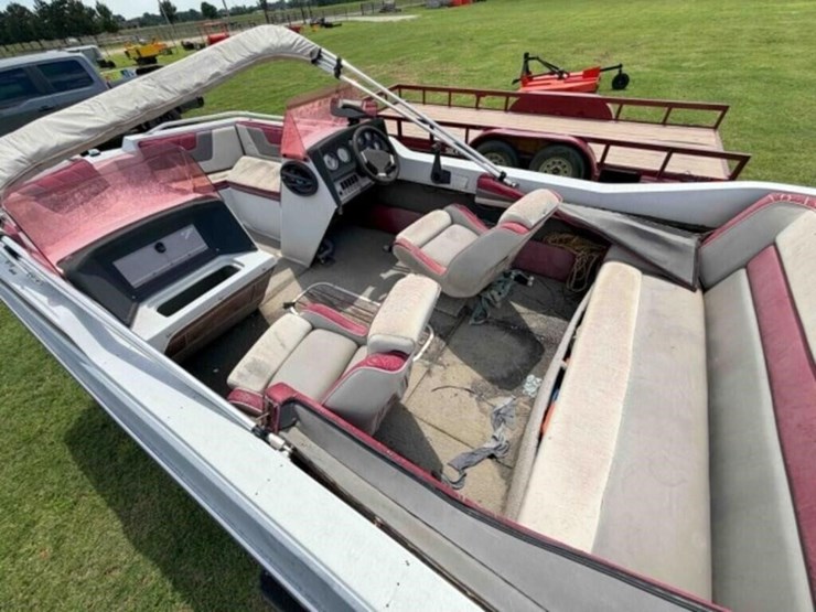 1991-galaxie-19’-deck-boat-&-trailer-image-13