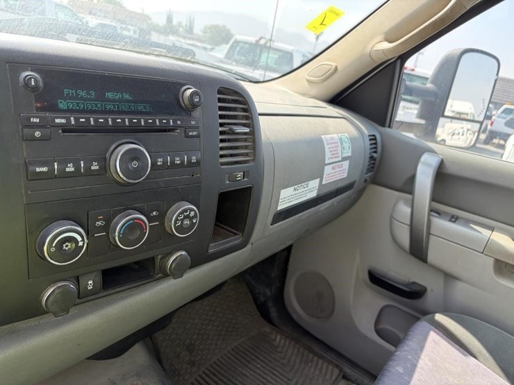 2012-gmc-2500hd-image-16