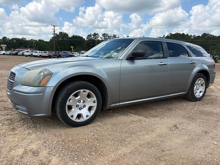 2007-dodge-magnum-4-door-wagon-(119,840-miles)-image-1