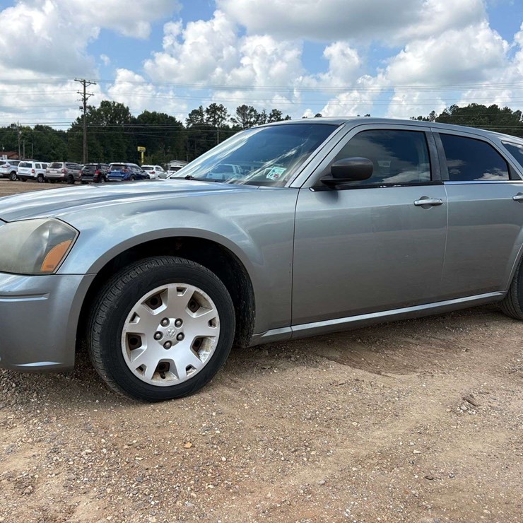 2007 Dodge Magnum 4 Door Wagon (119,840 Miles)