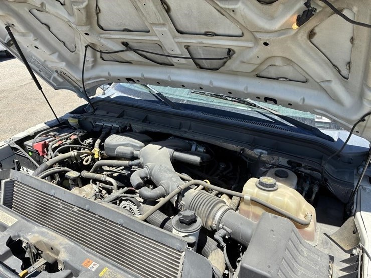 2011-ford-f550-image-8