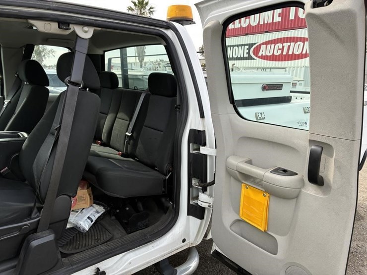 2012-gmc-3500hd-image-11