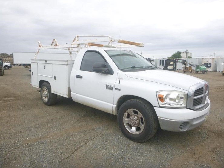 2008-dodge-2500-image-2