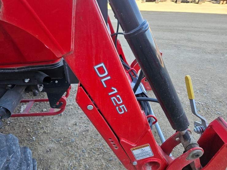 massey-ferguson-1735m-image-25