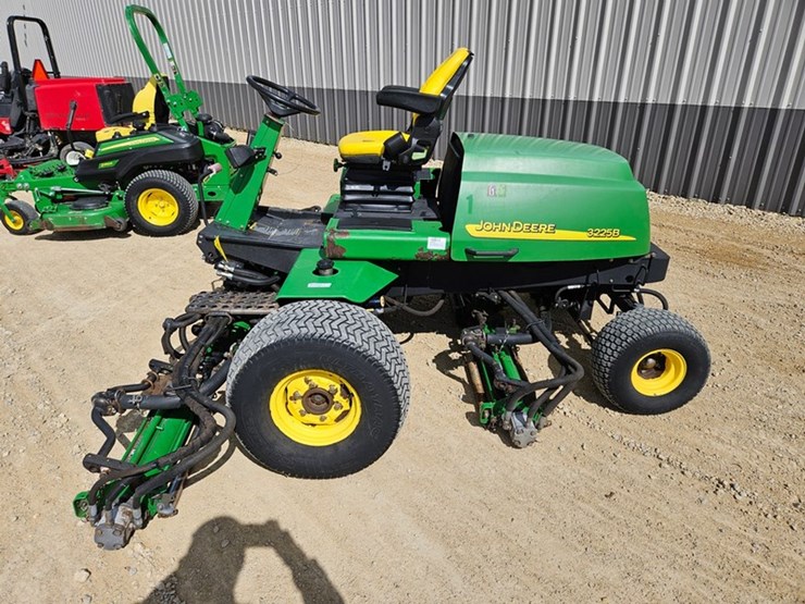 john-deere-3225b-image-2