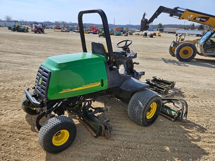john-deere-3225c-image-6