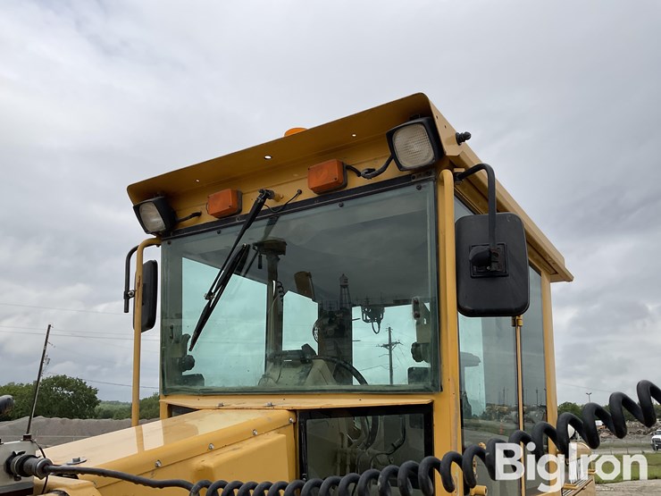 1999-deere-770bh-image-10