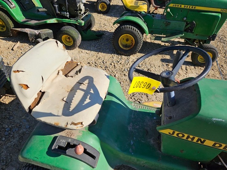 john-deere-111-image-10