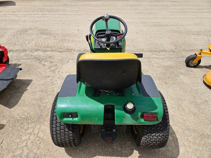 john-deere-317-image-4