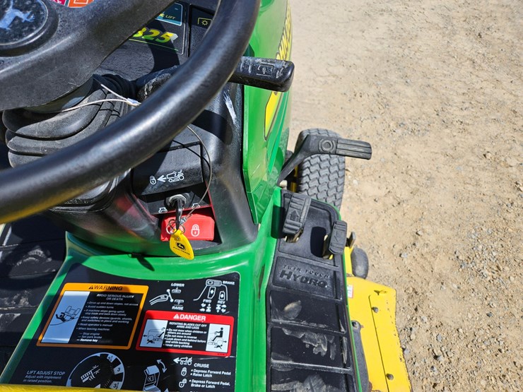 john-deere-325-image-22