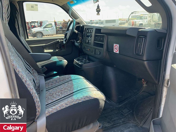 2016-gmc-3500-image-18