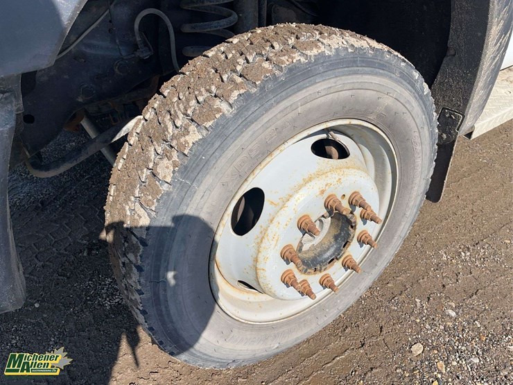 2015-ford-f550-image-9
