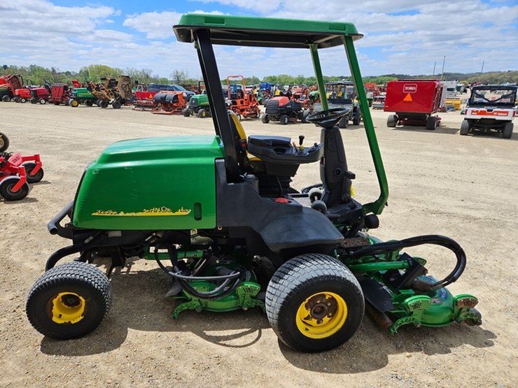 john-deere-3245c-image-6