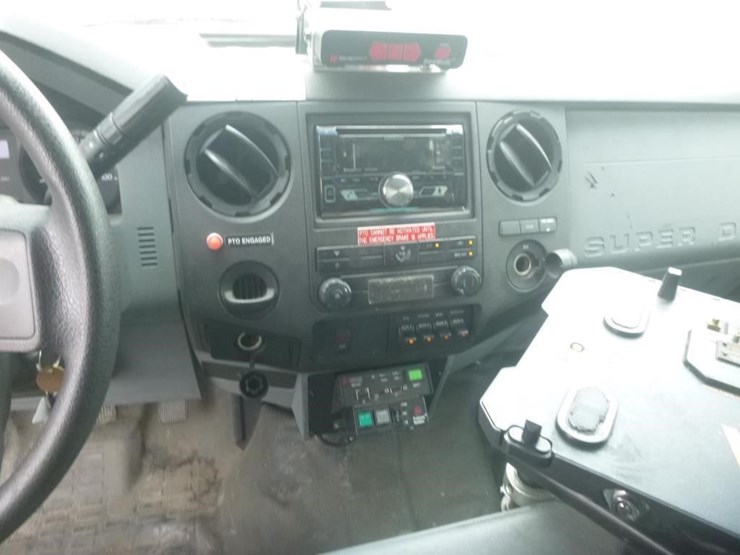 2012-ford-f550-image-22