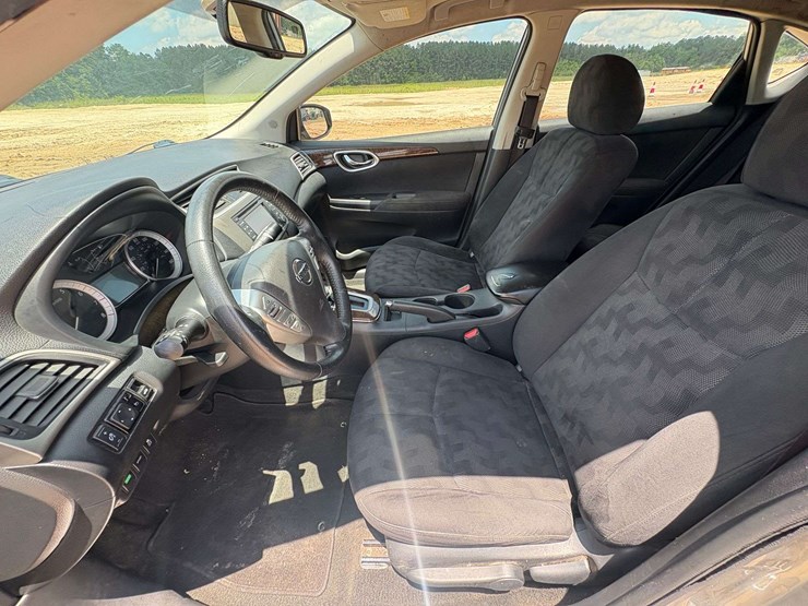 2013-nissan-sentra-4-door-sedan-(163,899-miles)-image-12