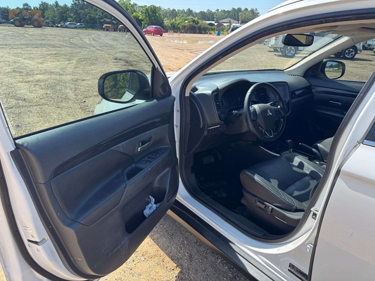 2018-mitsubishi-outlander-image-9