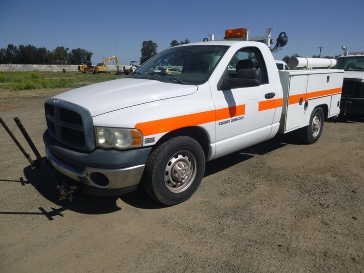 2005-dodge-ram-1500-image-2