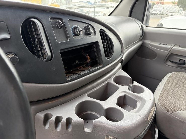 2002-ford-e350-sd-image-18