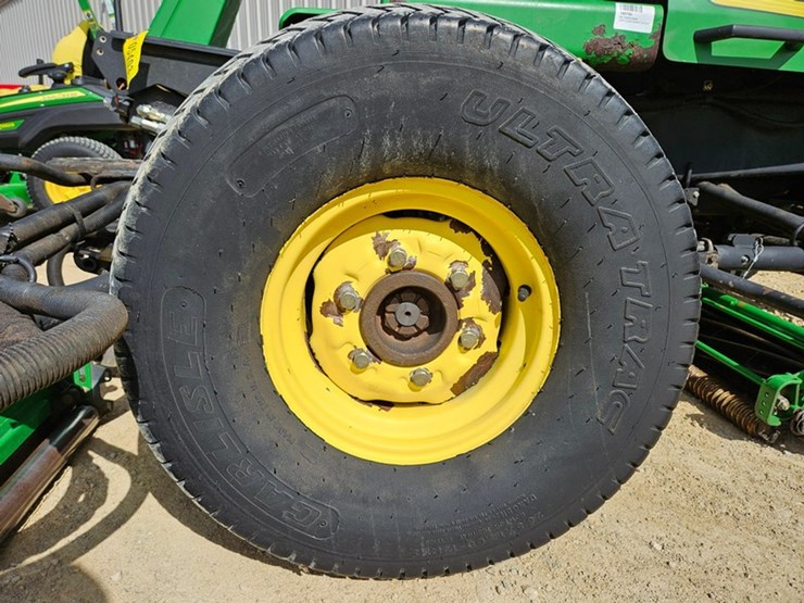 john-deere-3225b-image-12