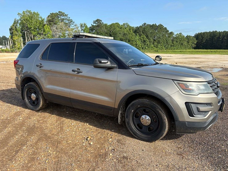2017-ford-explorer-police-interceptor-image-4