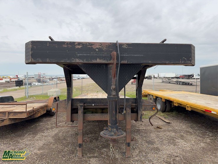 2002-precision-flat-deck-s/a-24'-5th-wheel-equipment-trailer-image-5