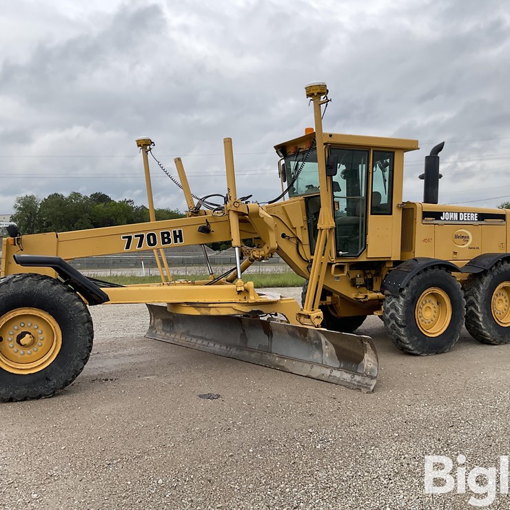 1999 DEERE 770BH