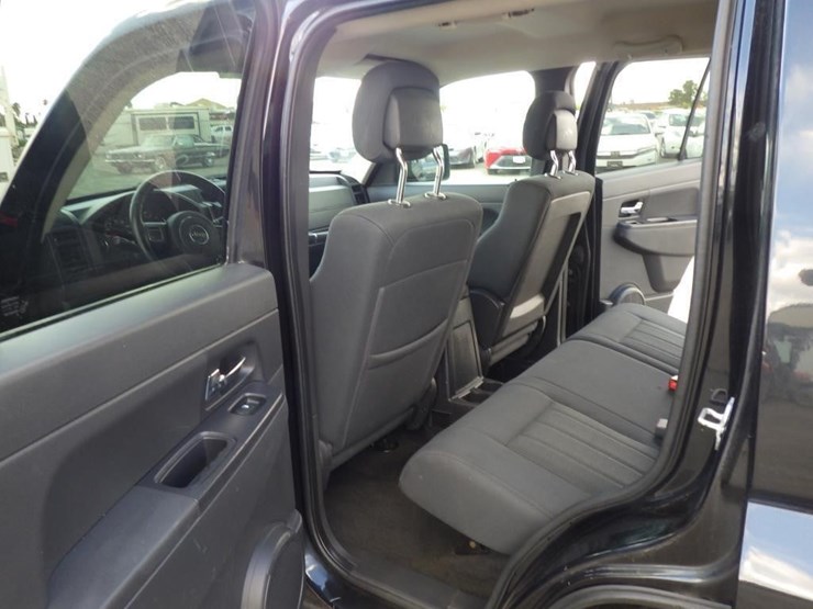 2012-jeep-liberty-image-7