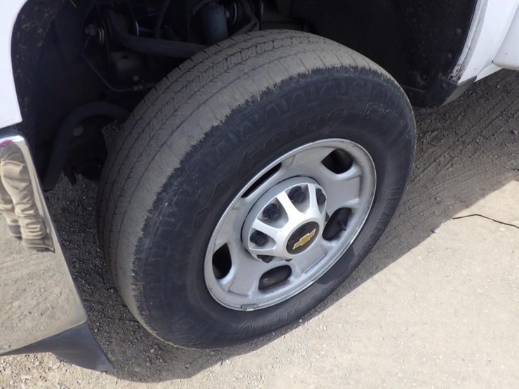 2016-chevrolet-2500-image-13