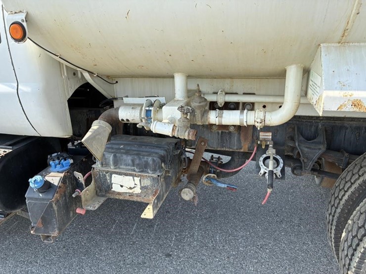 2015-ford-f750-image-13