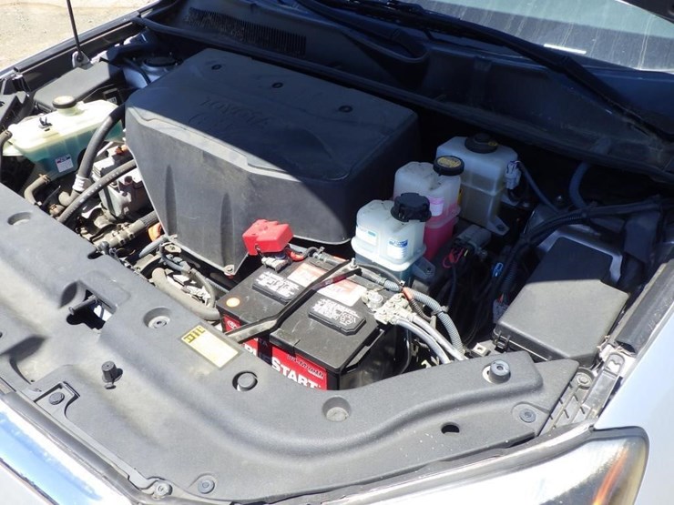 2014-toyota-rav4-image-10