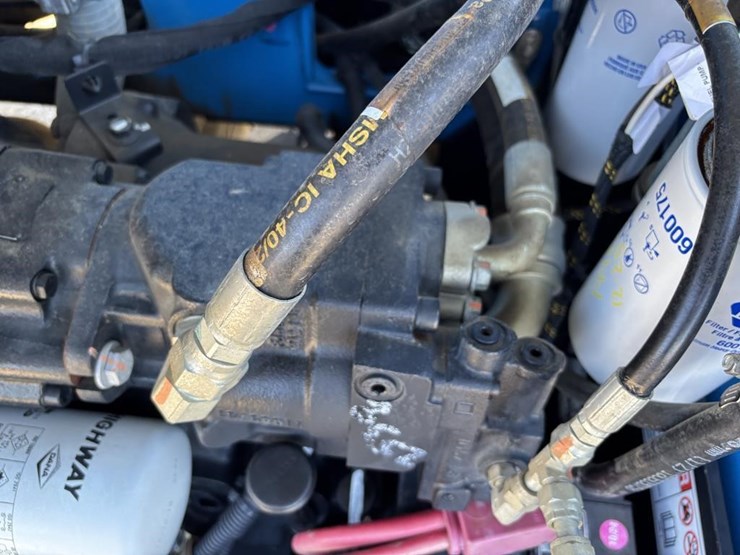 2019-genie-gth844-image-50