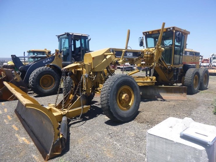 caterpillar-143h-image-2