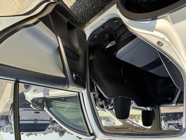 2016-toyota-rav4-image-11