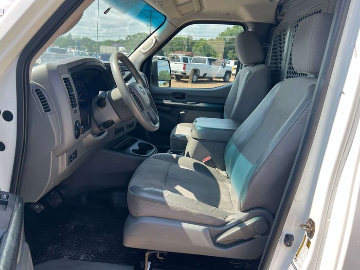 2018-utility-van-image-10